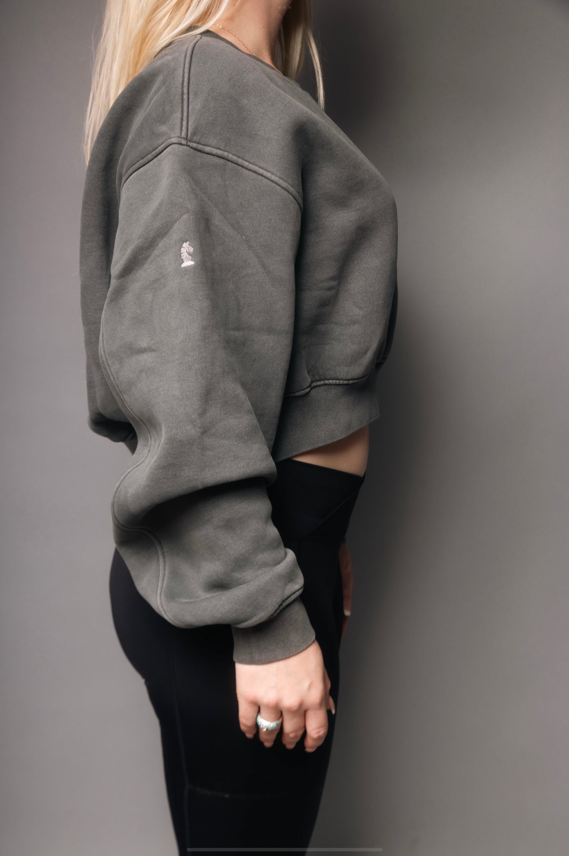 Cropped Embroidered Pullover